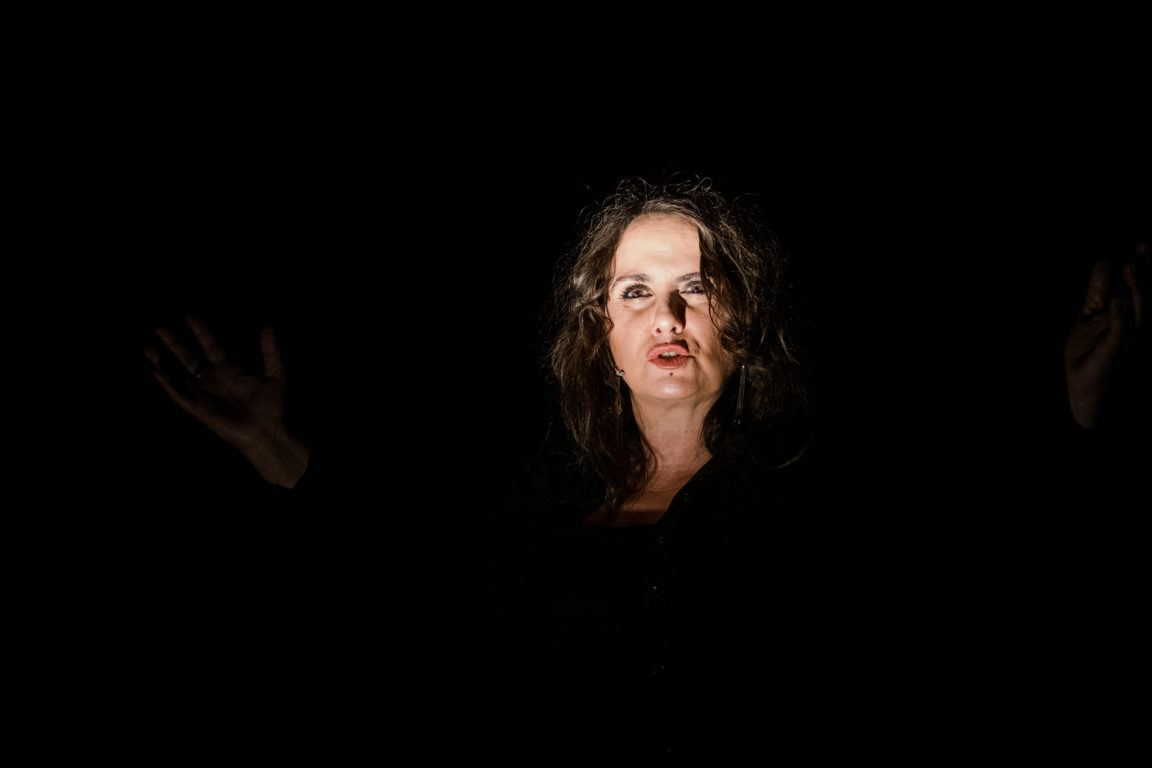 foto Rosa, rose. Bodies.Voices