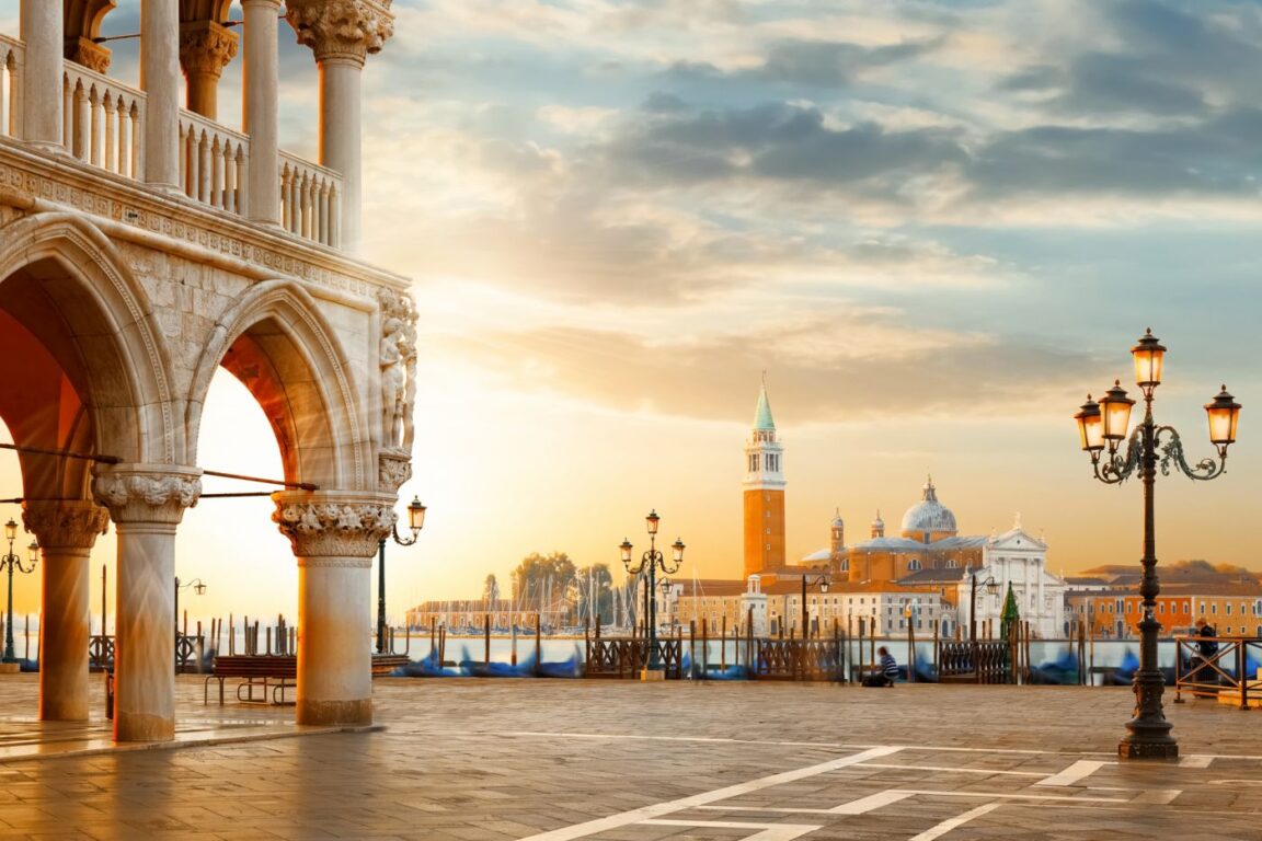 foto La Russia fuori dalla biennale di Venezia