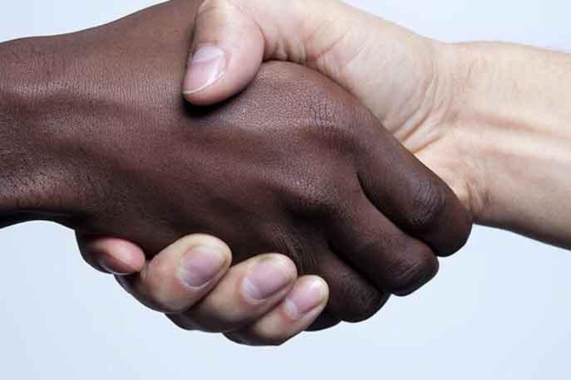 immagine di copertina Straniero ovunque